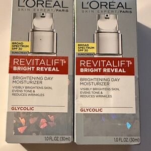 L'Oreal Revitalift Bright Reveal Moisturizer - Silver and Red